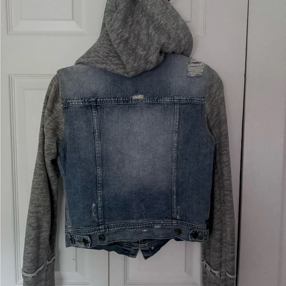 FREE PEOPLE Denim Jacket with Gray Knit Hooded Sleeves S - Picture 2 of 10